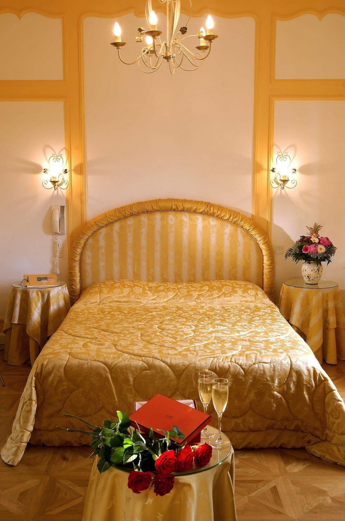 Demeure De Flore Lacabarede Экстерьер фото